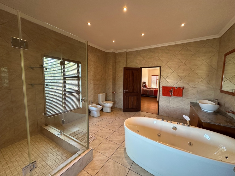 5 Bedroom Property for Sale in Xanadu Eco Park North West